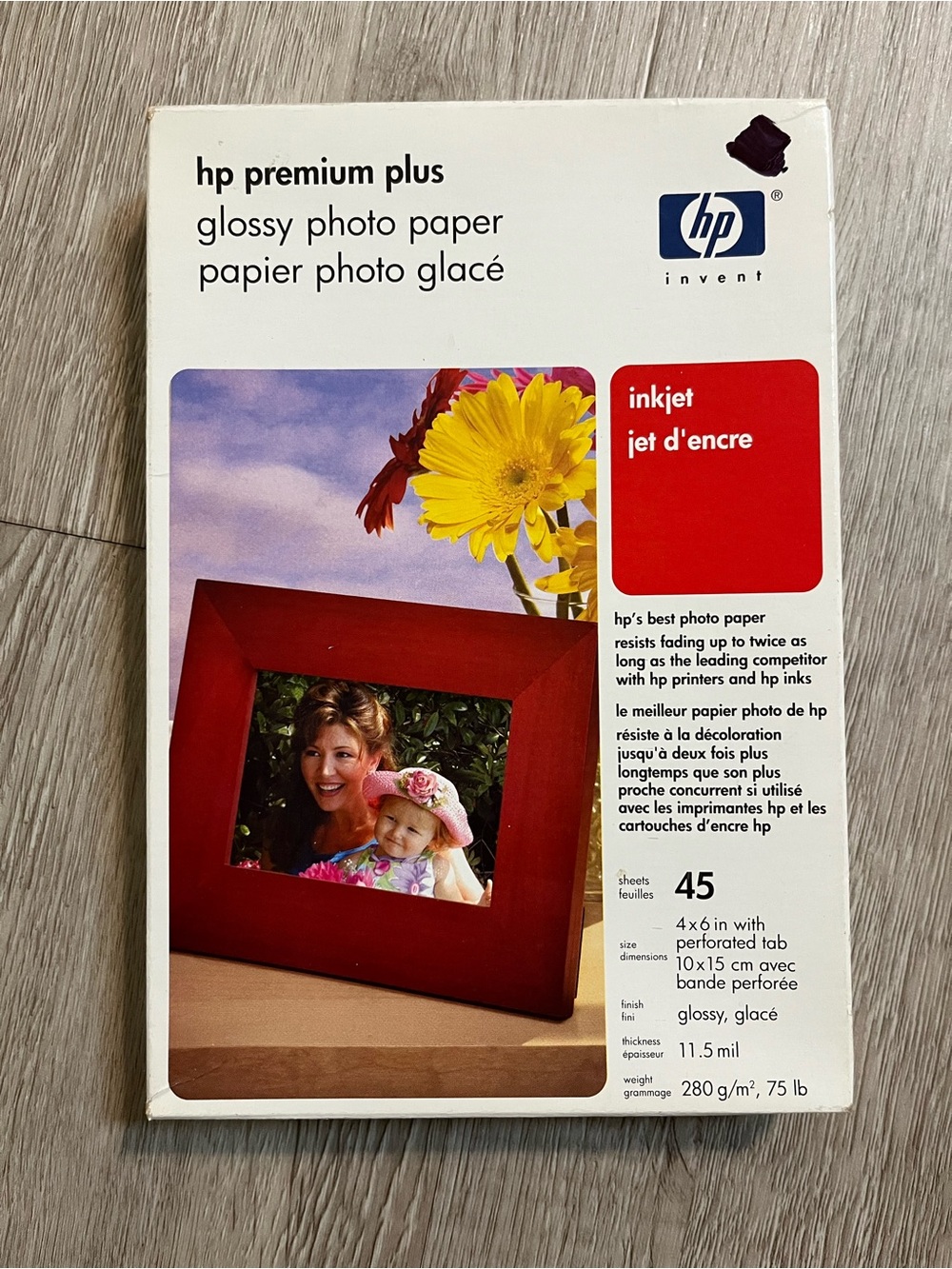 HP Photo Paper Pack - White with Blue and Red Accents